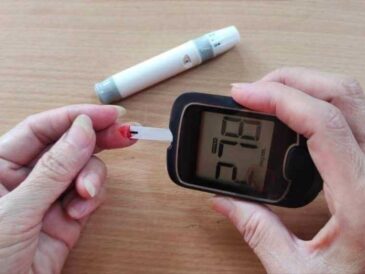Lower Blood Sugar Naturally - No Dieting Involved